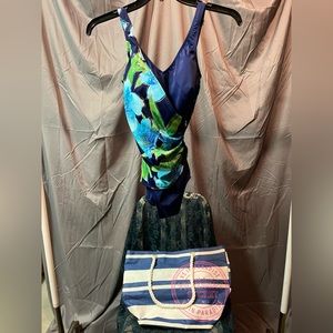 Roxanne suit & VS Beach bag
